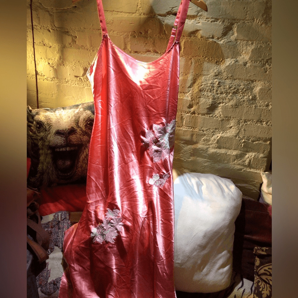 Vintage coral *read Elegant Pink Satin Nightgown